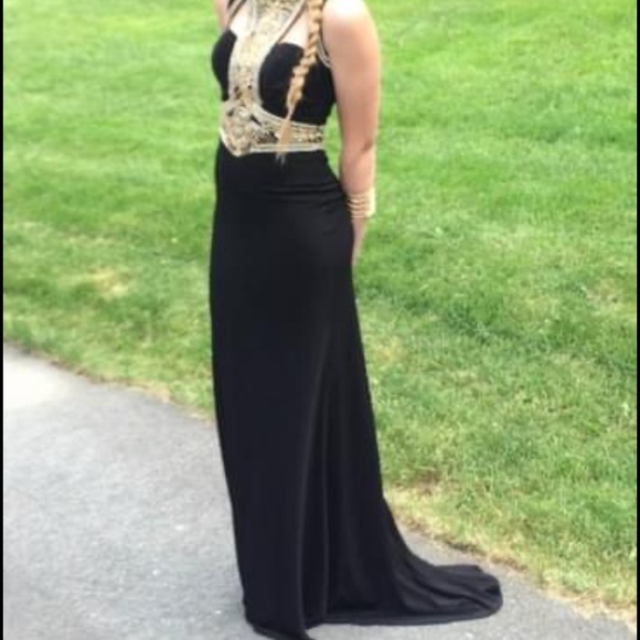 Sherri Hill Prom Dress size 2 - Picture 3 of 5